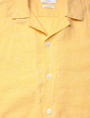 Lindbergh - Casual linen blend resort S/S - lininiai marškiniai - mid yellow - 3
