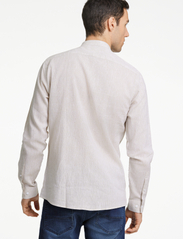 Lindbergh - Mandarin linen blend shirt L/S - linskjorter - stone - 3