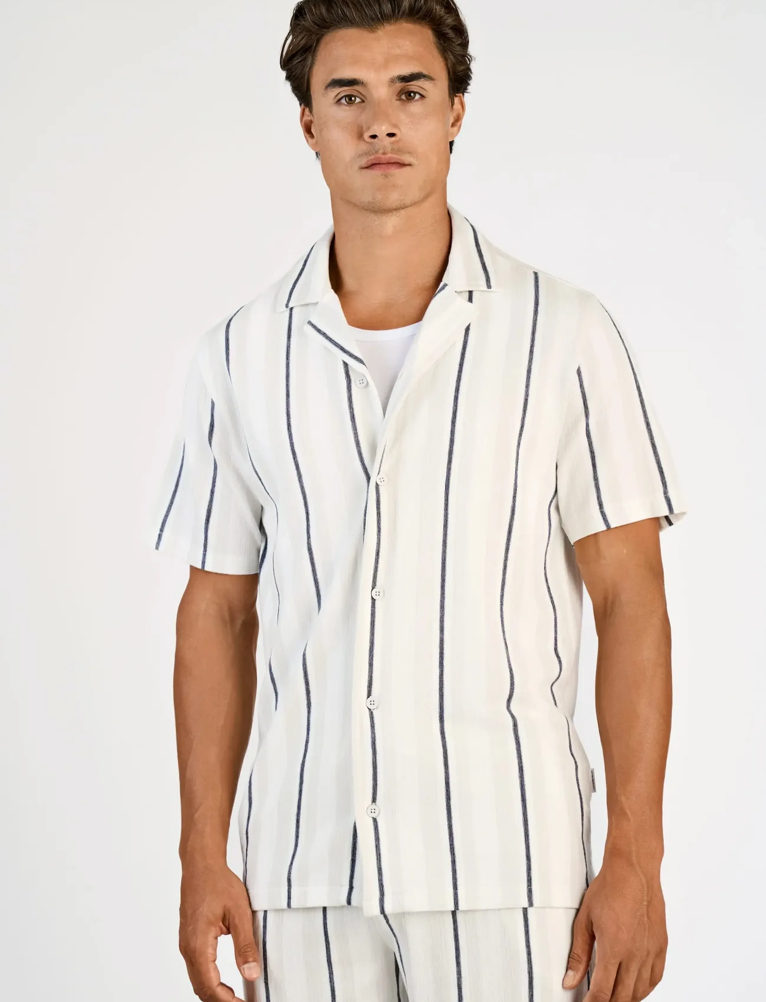 Lindbergh - Knitted resort collar S/S - short-sleeved shirts - fair grey - 3