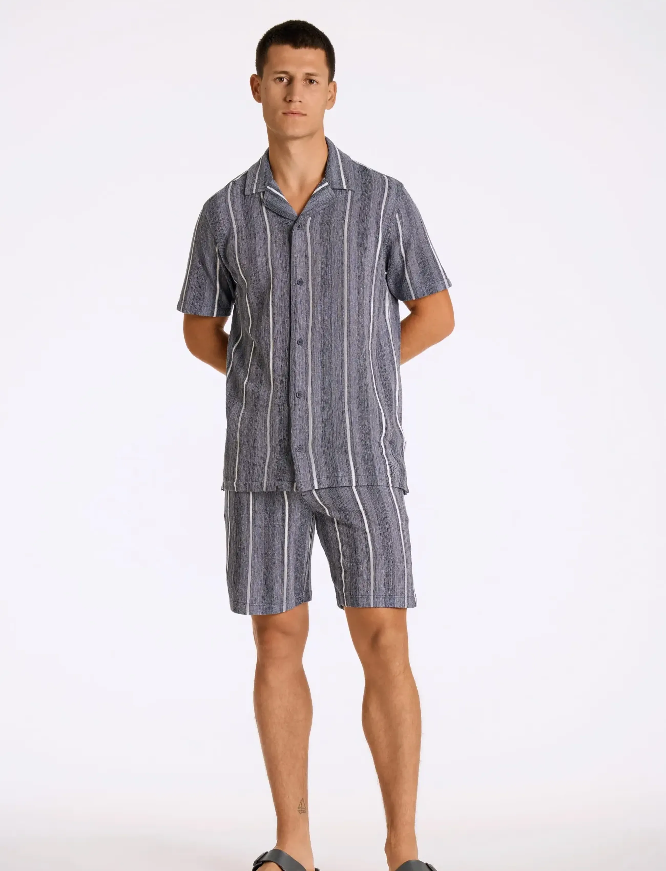 Lindbergh Knitted resort collar S/S - Kleidung - NAVY / navy