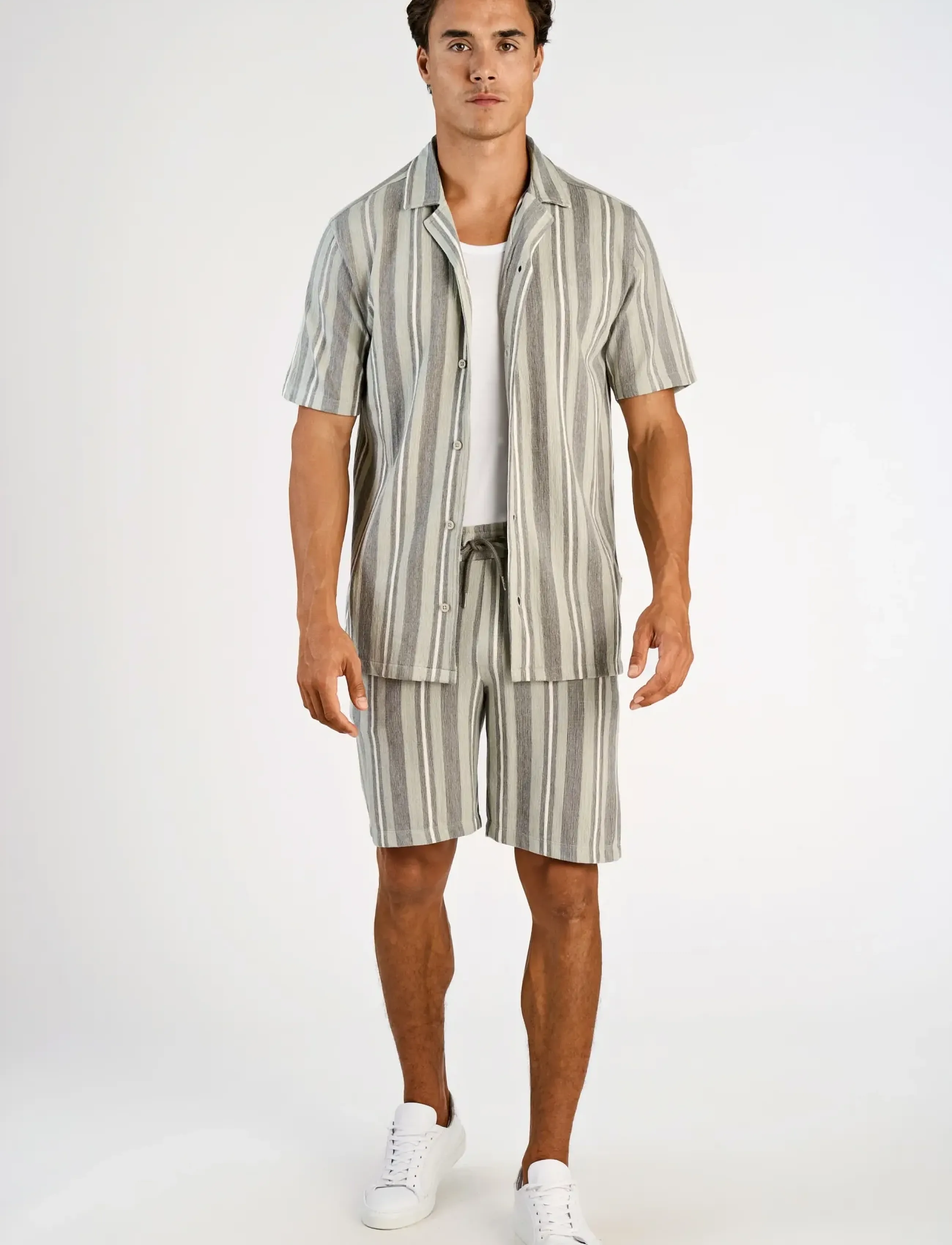 Lindbergh Knitted resort collar S/S - Lindbergh - OLIVE / khaki/green