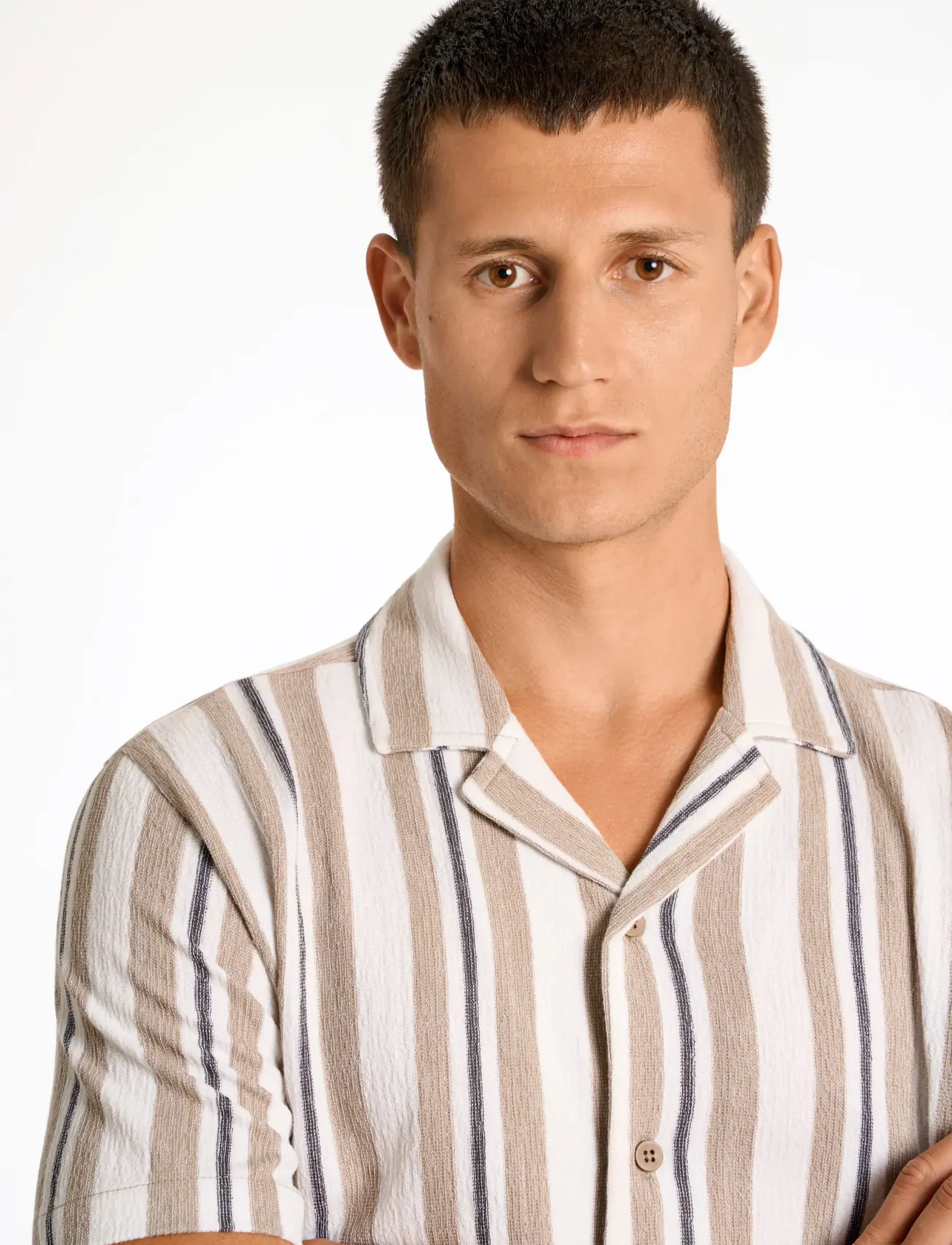 Lindbergh - Knitted resort collar S/S - kortærmede skjorter - stone - 5