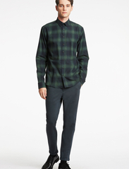 Lindbergh - Checked flannel shirt L/S - rutiga skjortor - green - 2