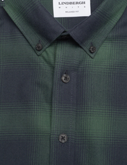 Lindbergh - Checked flannel shirt L/S - rutiga skjortor - green - 4