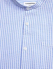 Lindbergh - Seersucker manderin shirt L/S - avslappede skjorter - lt blue - 4