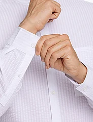 Lindbergh - Seersucker manderin shirt L/S - avslappede skjorter - white - 2
