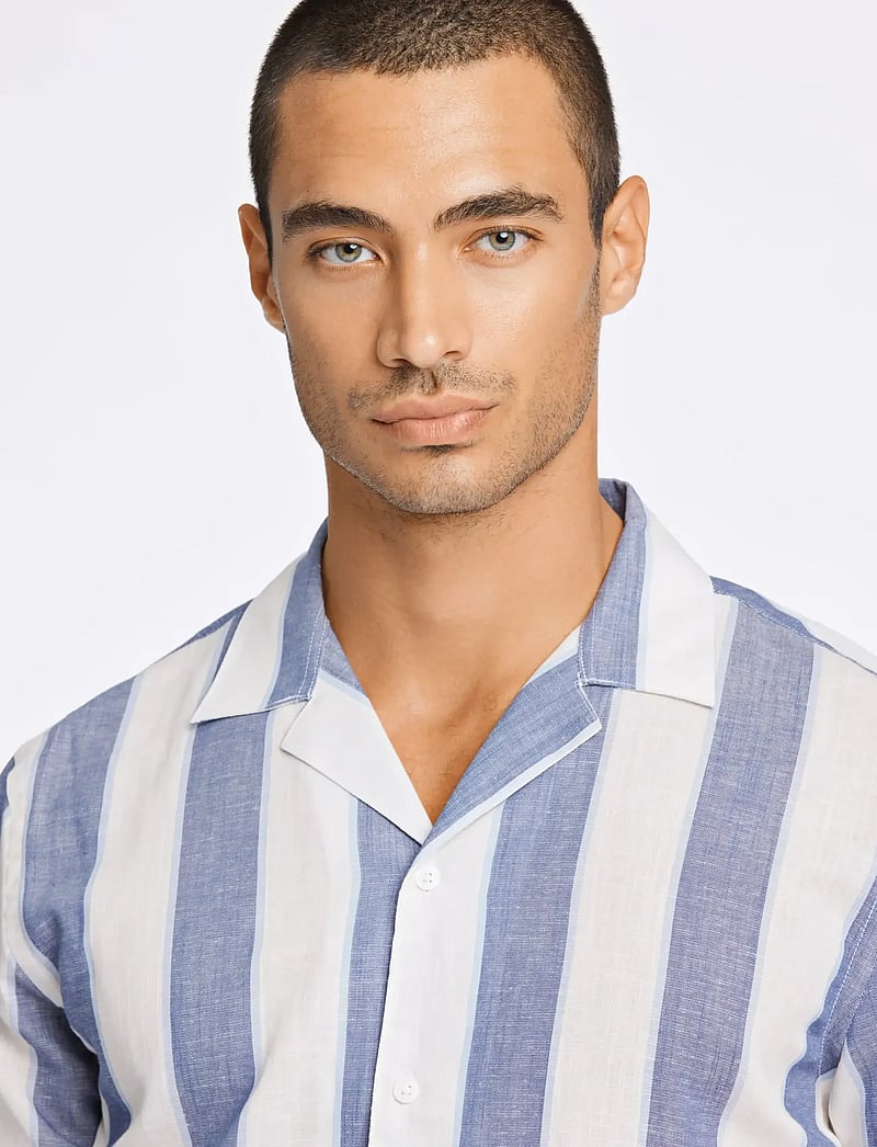 Lindbergh - Striped linen/cotton shirt S/S - linneskjortor - dk blue - 5