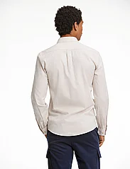 Lindbergh - Mélange Herringbone shirt L/S - basic skjorter - sand mel - 4