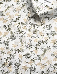 Lindbergh - AOP floral shirt L/S - avslappede skjorter - sand - 3