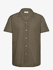 Lindbergh - Embroidery cotton shirt S/S - basic shirts - army - 0