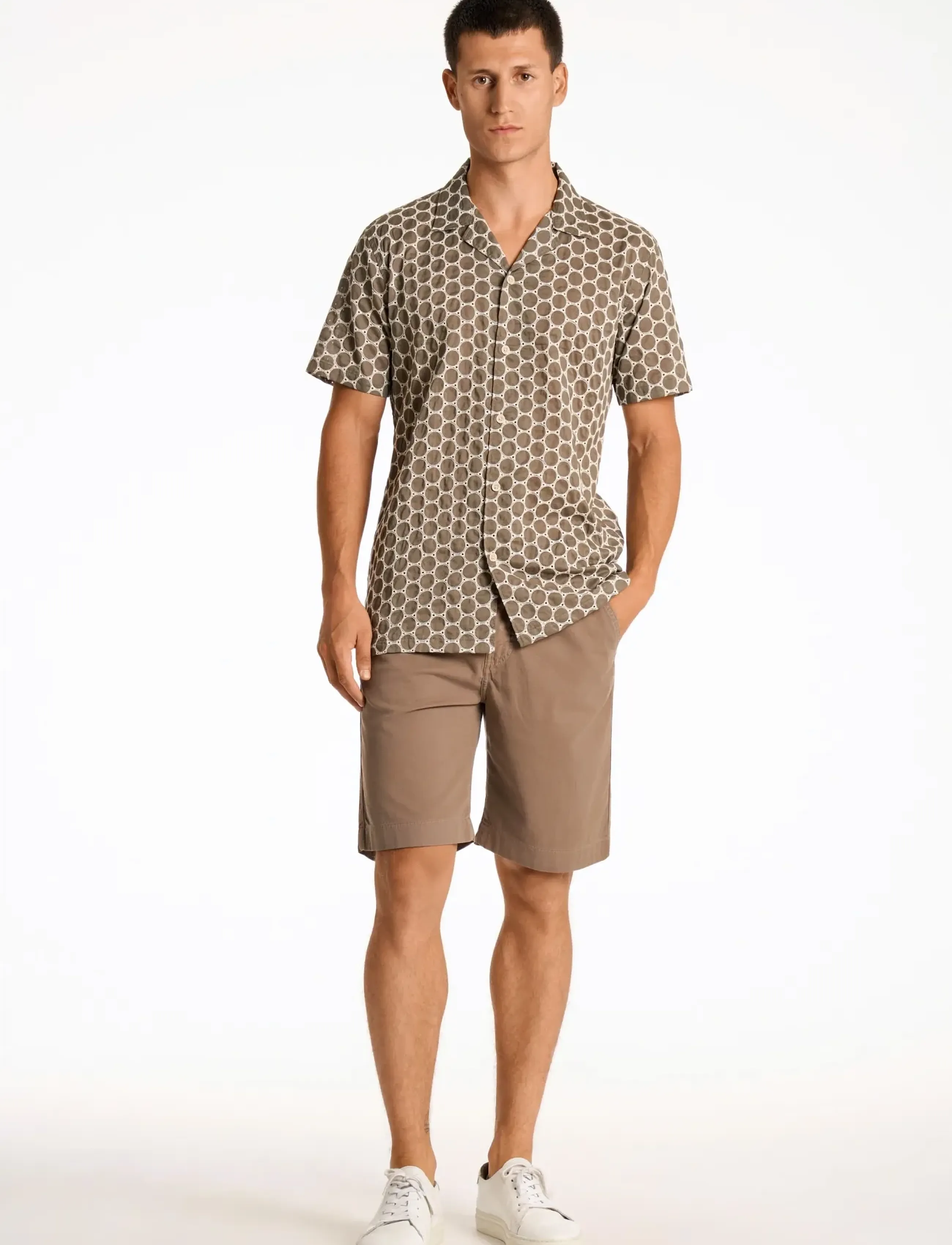 Lindbergh Embroidery cotton shirt S/S - Campaign - DK STONE / brown