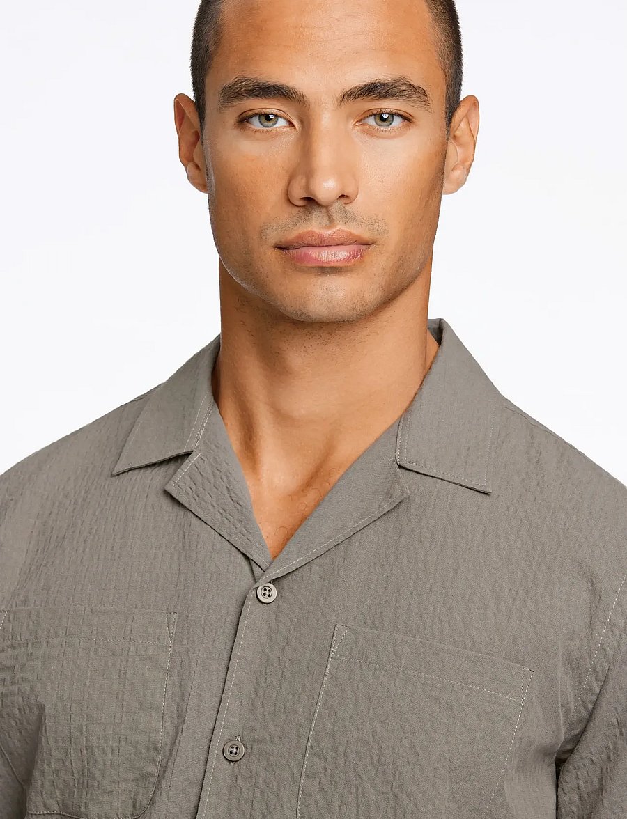 Lindbergh - Seersucker shirt S/S - kortærmede skjorter - lt army - 5