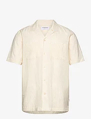 Lindbergh - Seersucker shirt S/S - kortermede skjorter - off white - 0