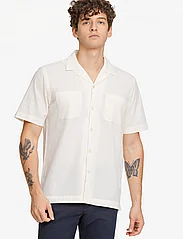 Lindbergh - Seersucker shirt S/S - kortärmade skjortor - off white - 2