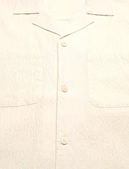 Lindbergh - Seersucker shirt S/S - kortermede skjorter - off white - 6