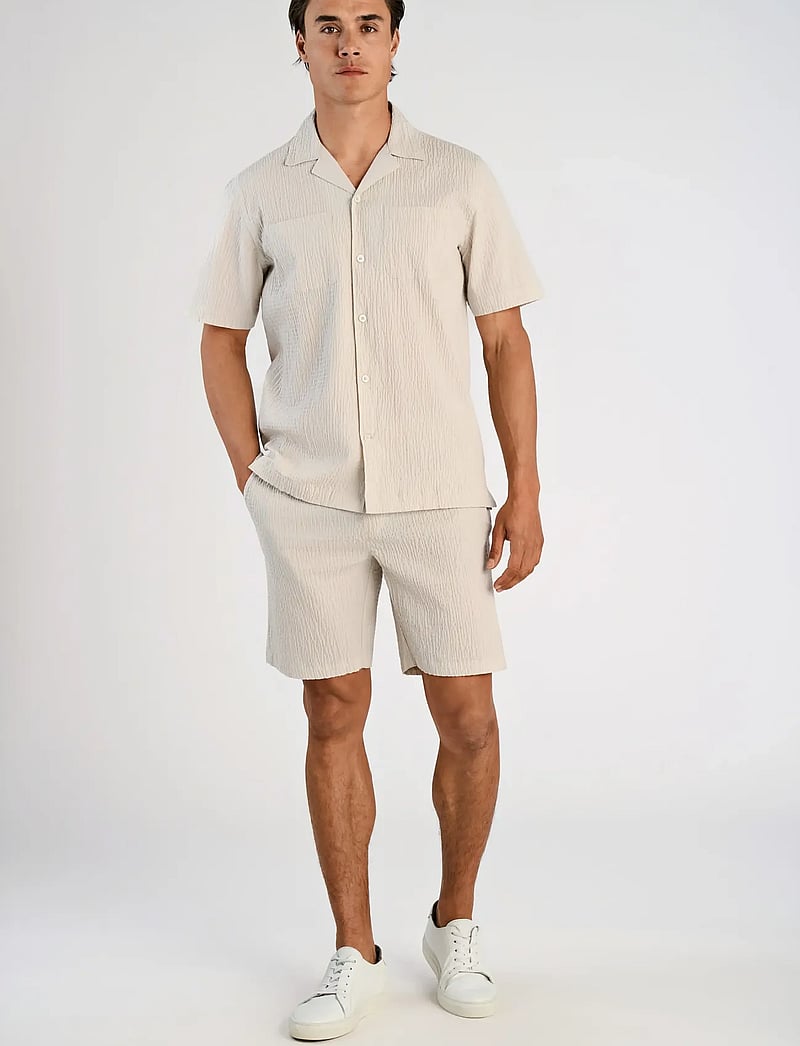 Lindbergh - Seersucker shirt S/S+shorts - casual shorts - lt stone - 0