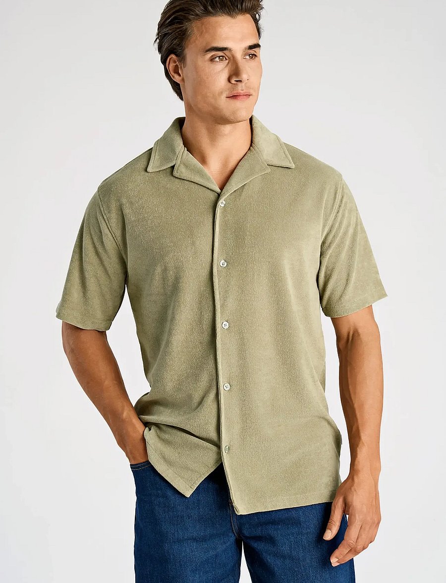 Lindbergh - Relaxed fit towel shirt S/S - kortärmade skjortor - dusty olive - 3