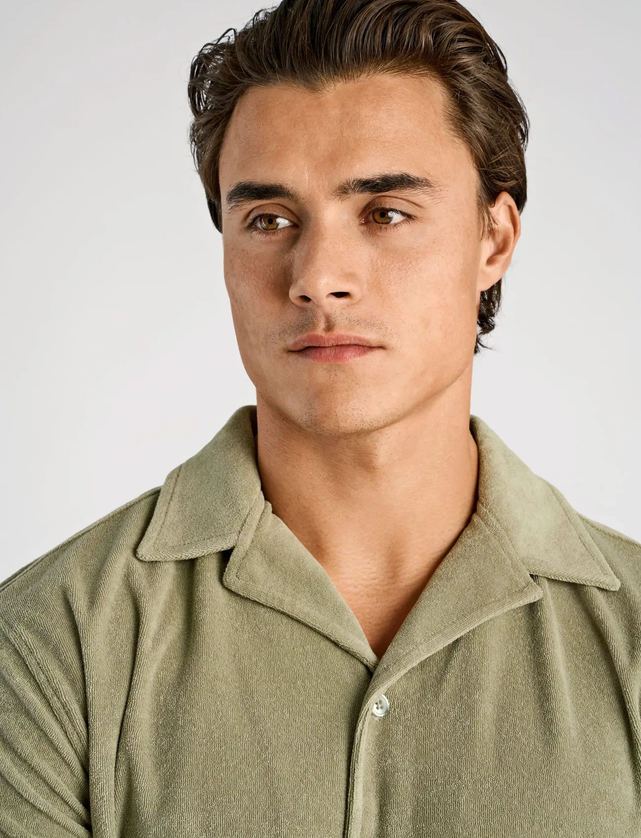 Lindbergh - Relaxed fit towel shirt S/S - kortærmede skjorter - dusty olive - 5
