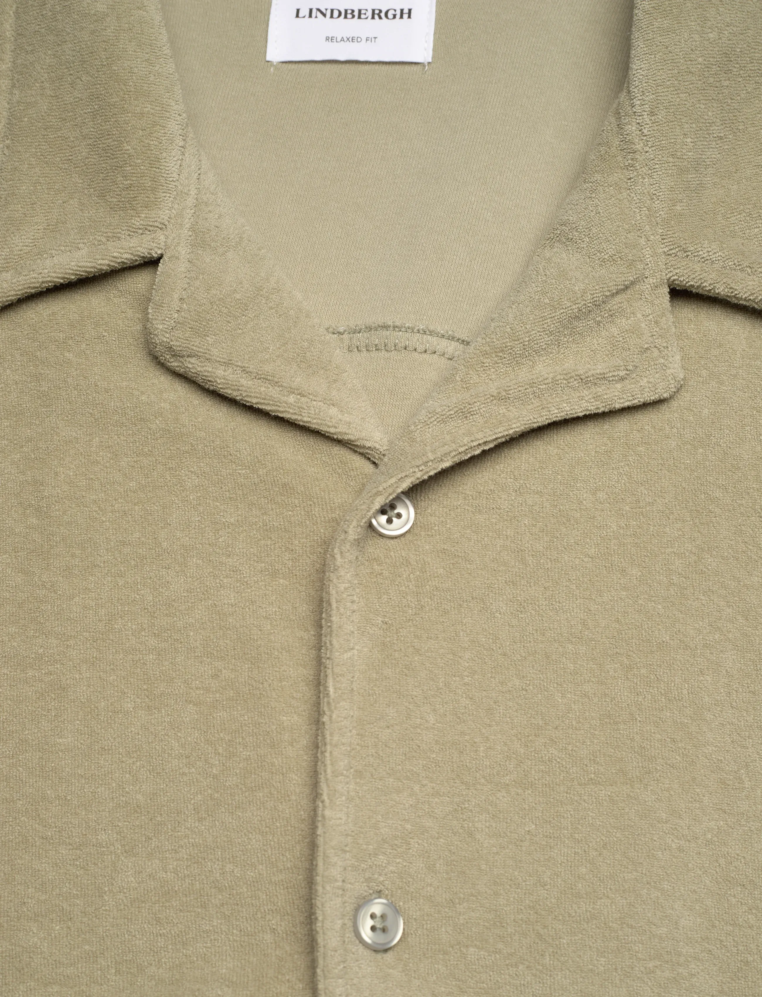 Lindbergh - Relaxed fit towel shirt S/S set - casual shorts - dusty olive - 4