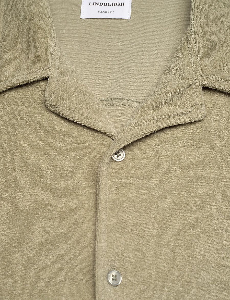 Lindbergh - Relaxed fit towel shirt S/S set - casual shorts - dusty olive - 4