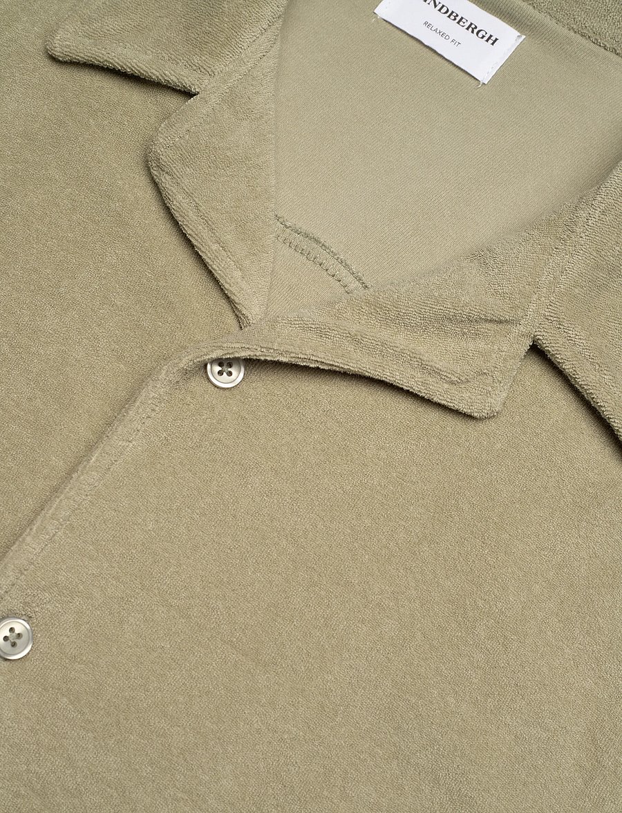 Lindbergh - Relaxed fit towel shirt S/S set - casual shorts - dusty olive - 5