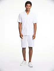 Lindbergh - SS shirt Terry - kortermede skjorter - white - 4