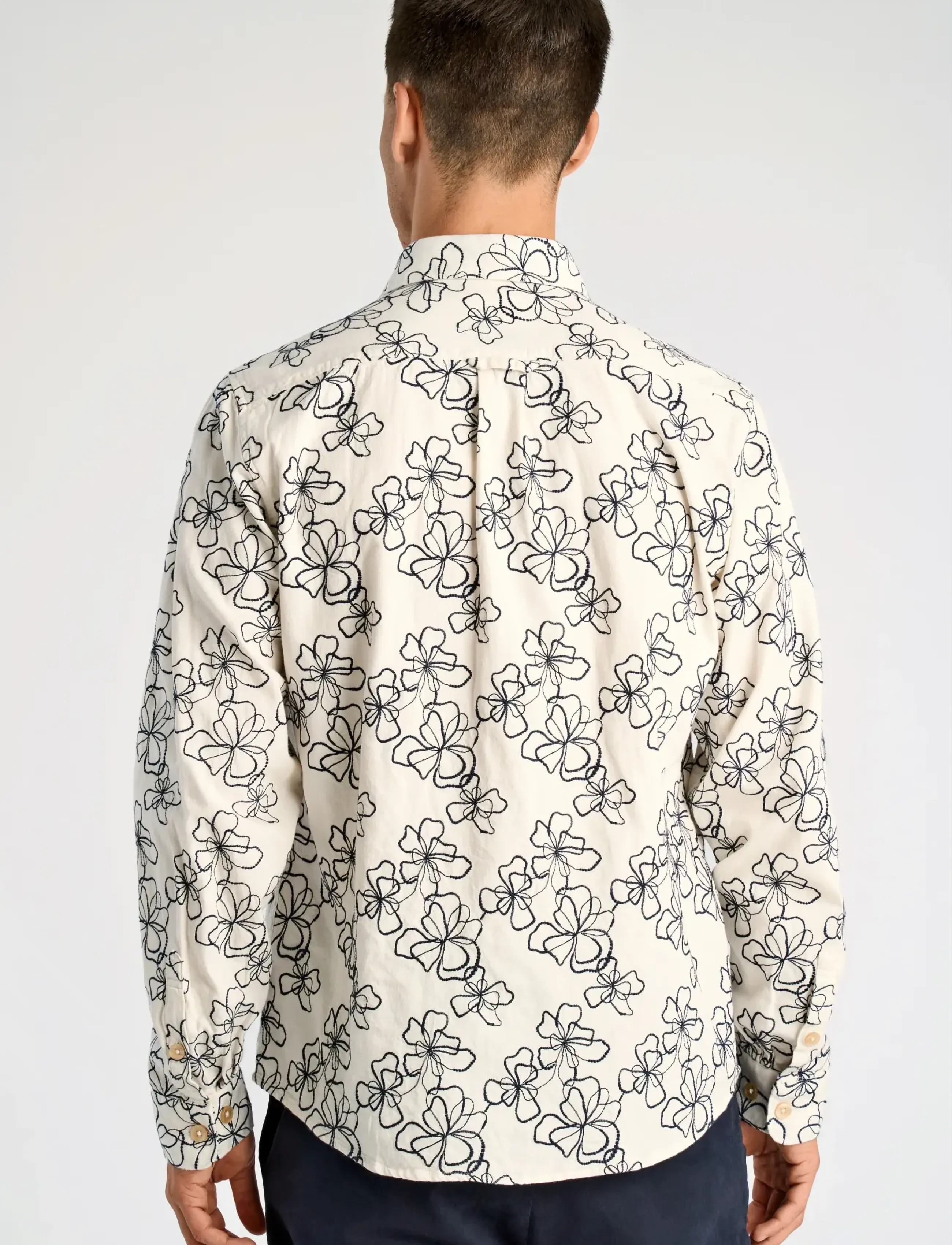 Lindbergh - Washed denim shirt w?. embroidery L - pattern shirts - off white - 4