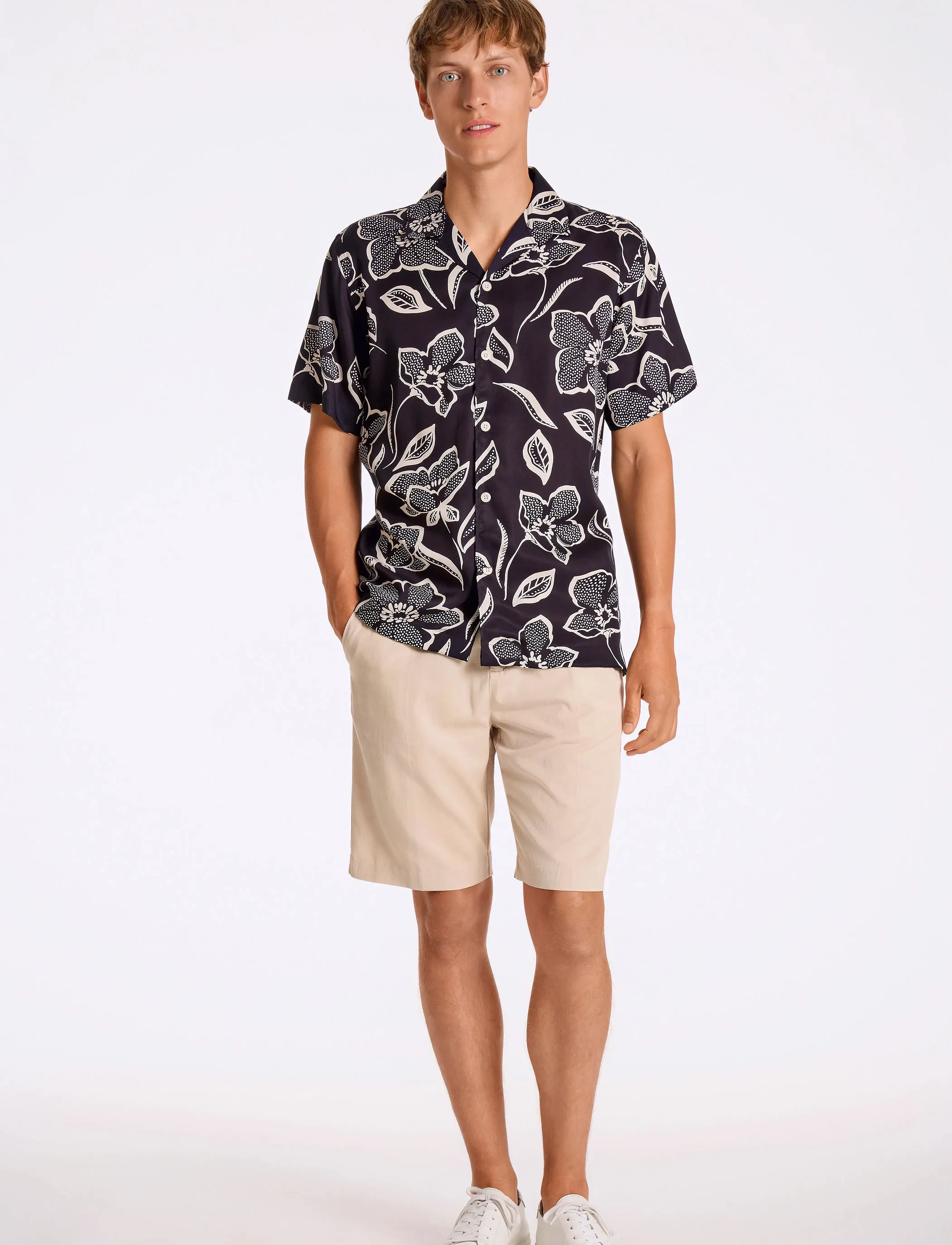 Lindbergh - AOP Lyocell shirt S/S - krekli ar īsām piedurknēm - black - 4