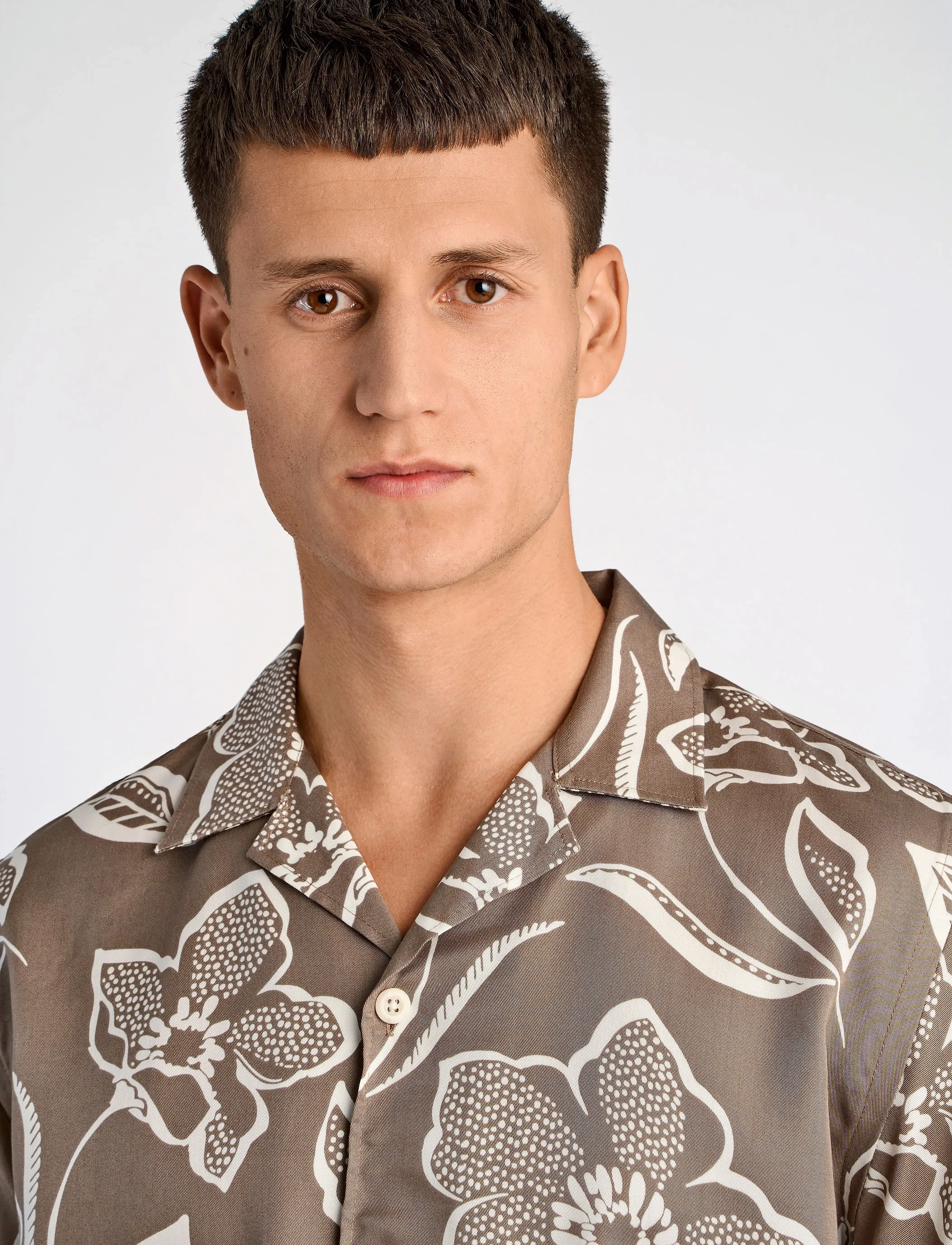 Lindbergh - AOP Lyocell shirt S/S - lyhythihaiset kauluspaidat - stone - 5