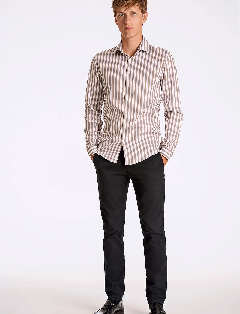 Lindbergh - Striped shirt L/S - stribede skjorter - stone - 4