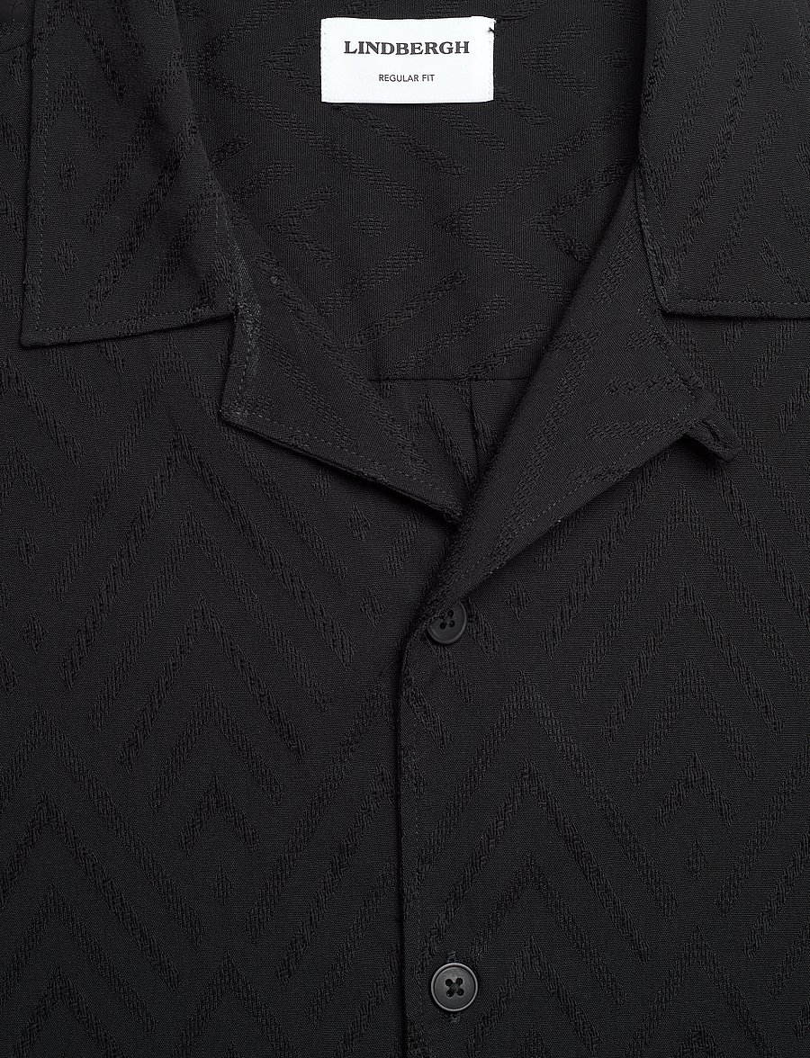 Lindbergh - Textured viscose shirt S/S - kurzarmhemden - black - 2