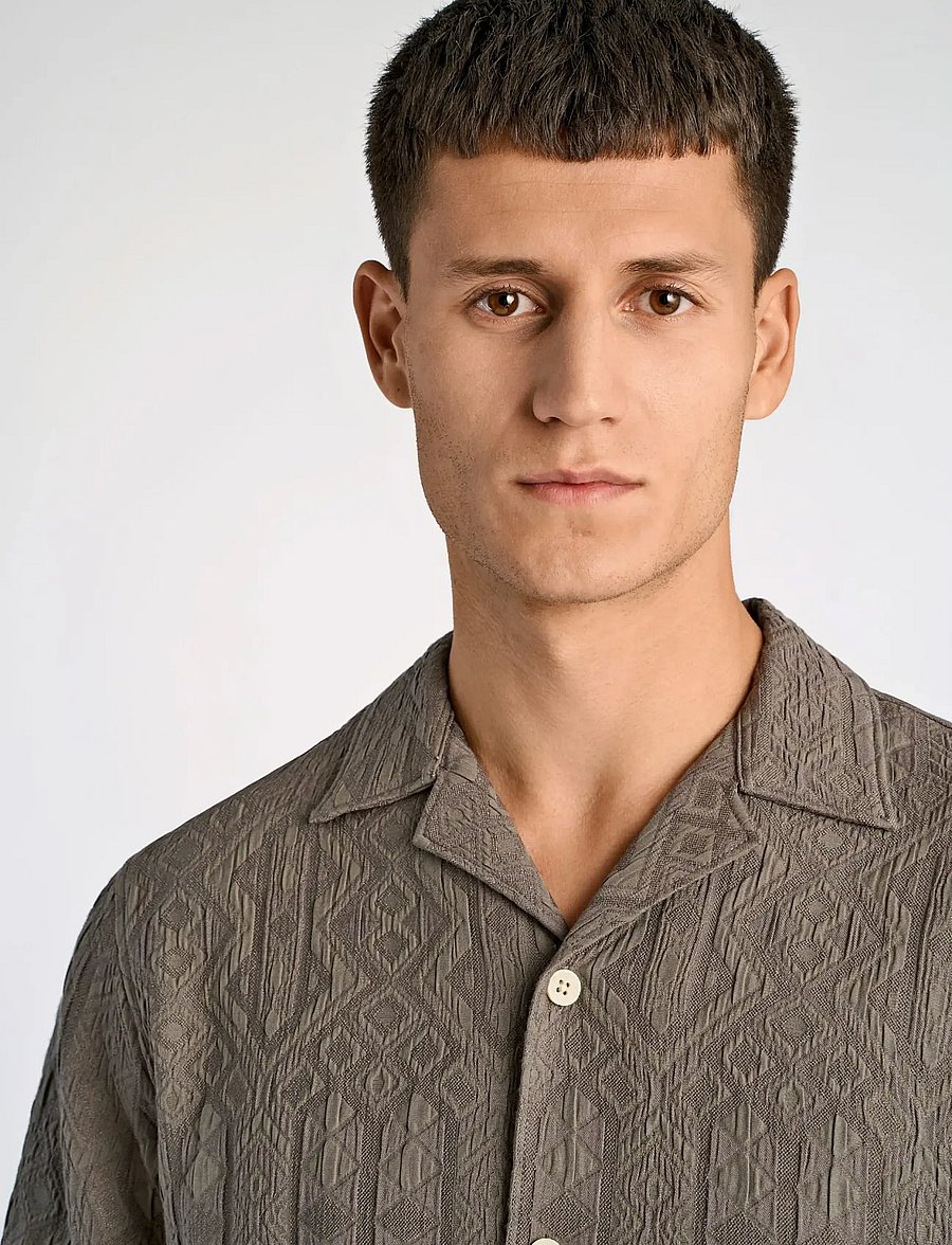 Lindbergh - Textured shirt S/S - short-sleeved shirts - dk khaki - 5