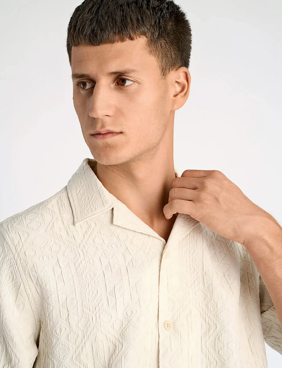 Lindbergh - Textured shirt S/S - short-sleeved shirts - pearl white - 5