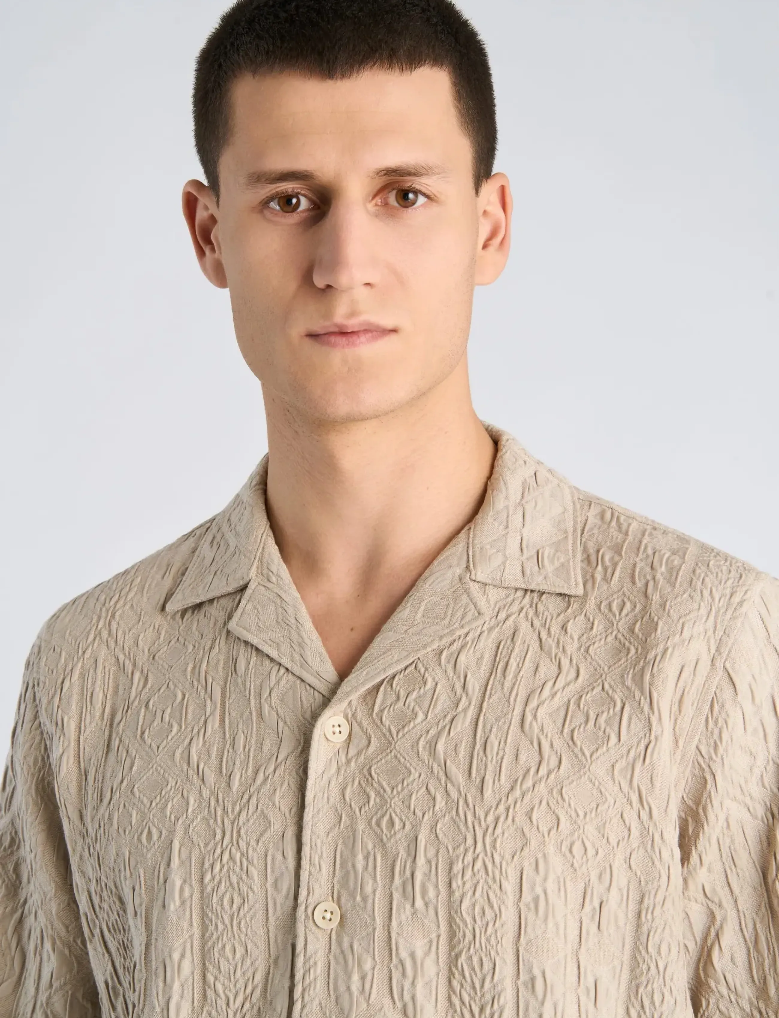 Lindbergh - Textured shirt S/S - lühikeste varrukatega särgid - stone - 5