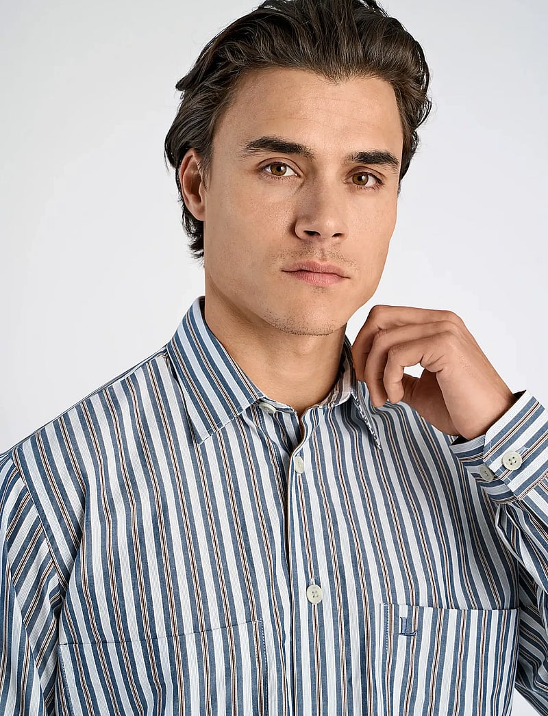 Lindbergh - Fine striped L/S shirt - stribede skjorter - dk blue - 3