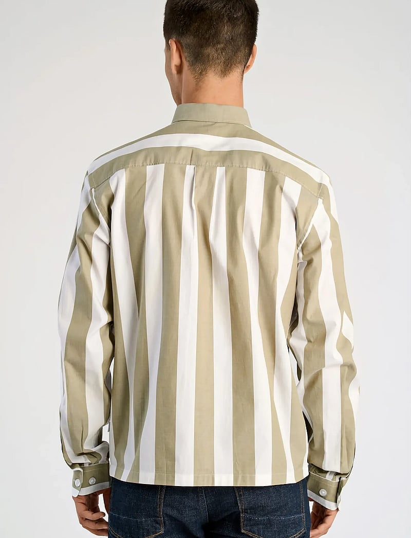 Lindbergh - Bold striped cropped shirt L/S - stribede skjorter - green - 4