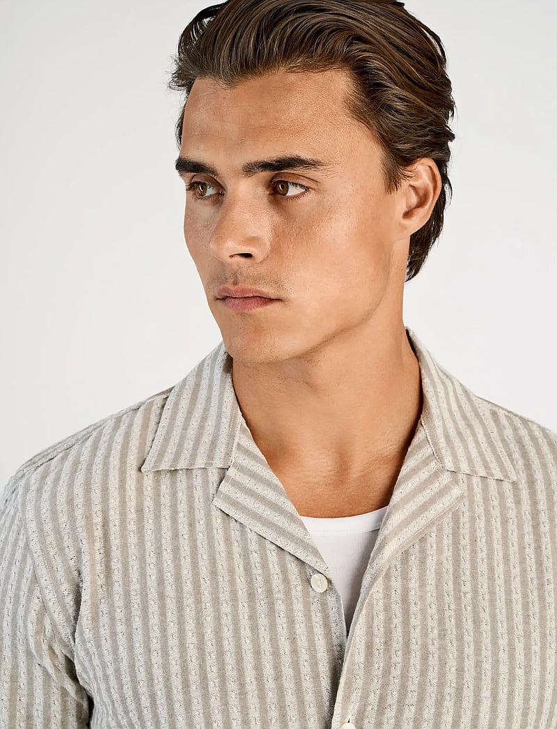 Lindbergh - Cotton structure shirt S/S - triibulised särgid - army - 5