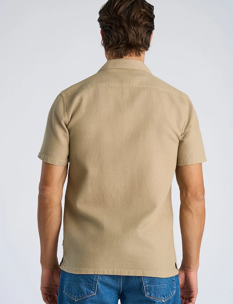Lindbergh - Solid dobby cotton shirt S/S - lühikeste varrukatega särgid - sand - 4