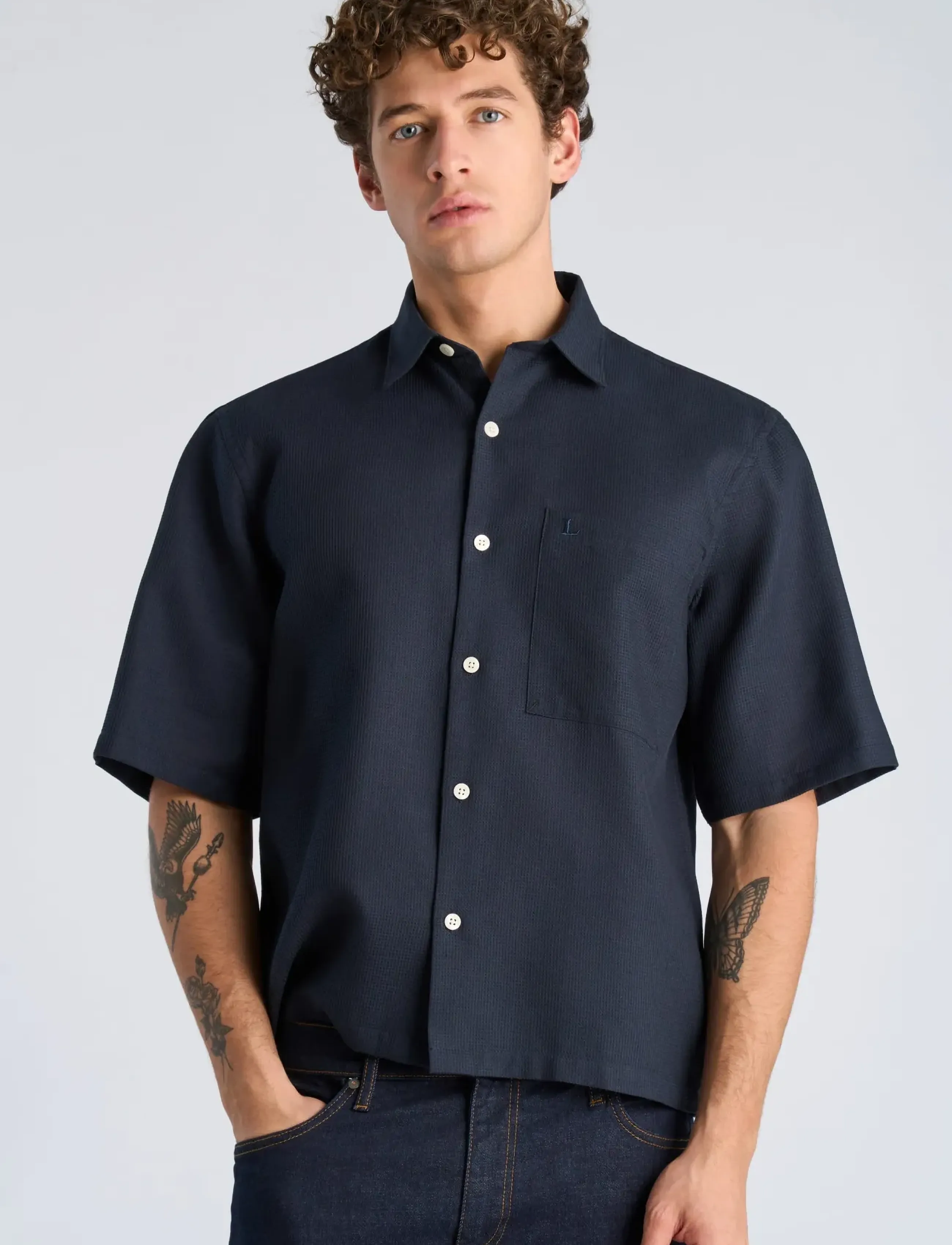 Lindbergh - Solid dobby cotton shirt S/S - lühikeste varrukatega särgid - navy - 3