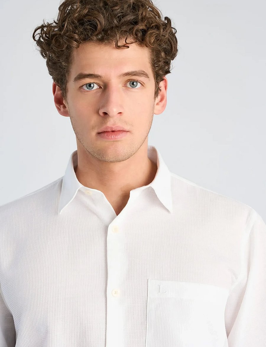Lindbergh - Solid dobby cotton shirt S/S - short-sleeved shirts - white - 5