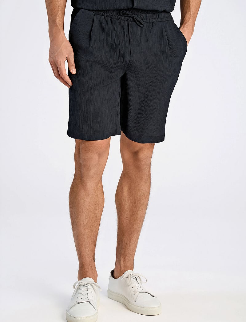 Lindbergh - Plissé S/S resort shirt - kurzarmhemden - black - 3