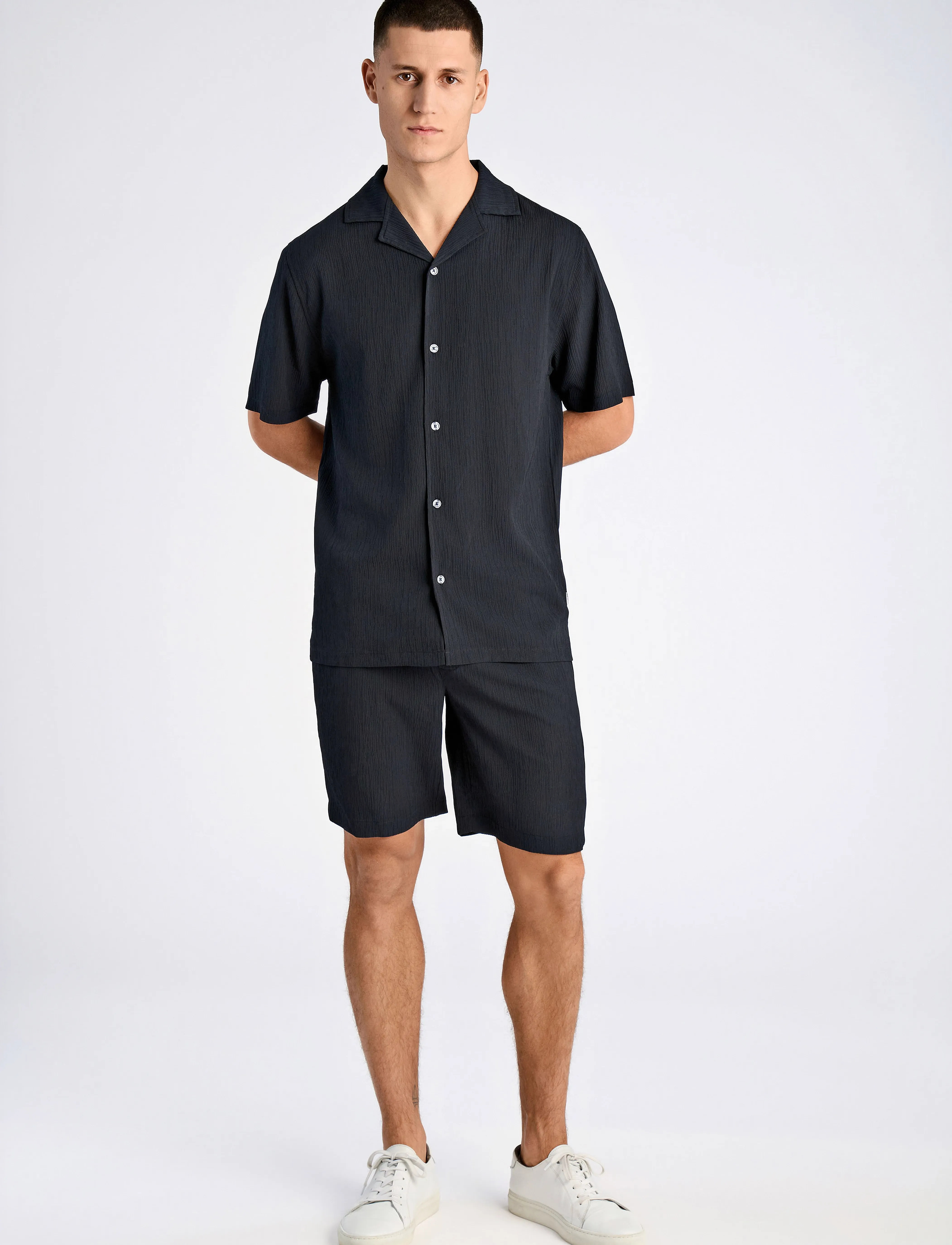 Lindbergh - Plissé S/S resort shirt - casual skjortor - black - 0