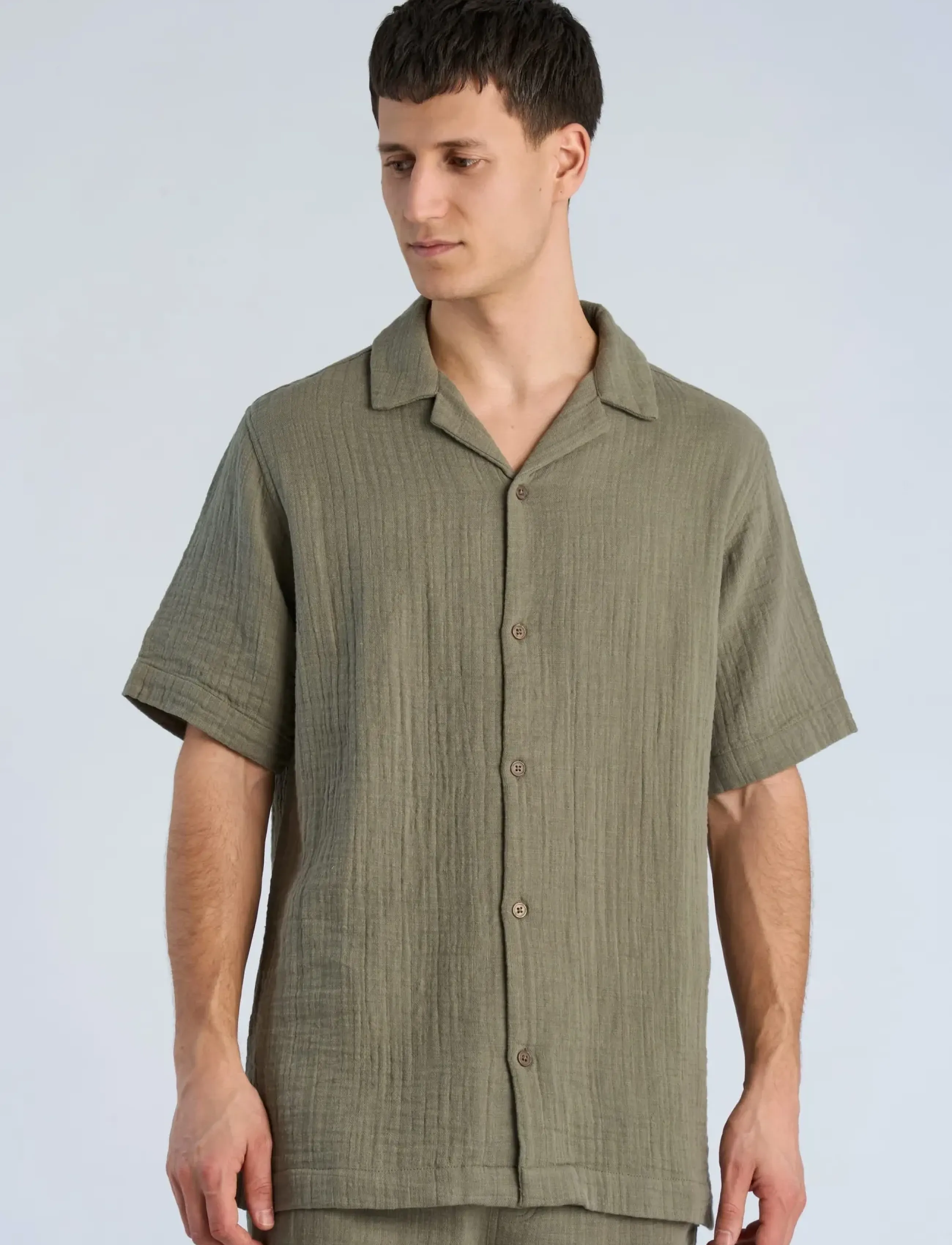 Lindbergh - Cotton muslin resort shirt S/S - kortærmede skjorter - dk khaki - 3