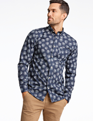 Lindbergh - AOP superflex shirt L/S - casual skjortor - dark blue - 2