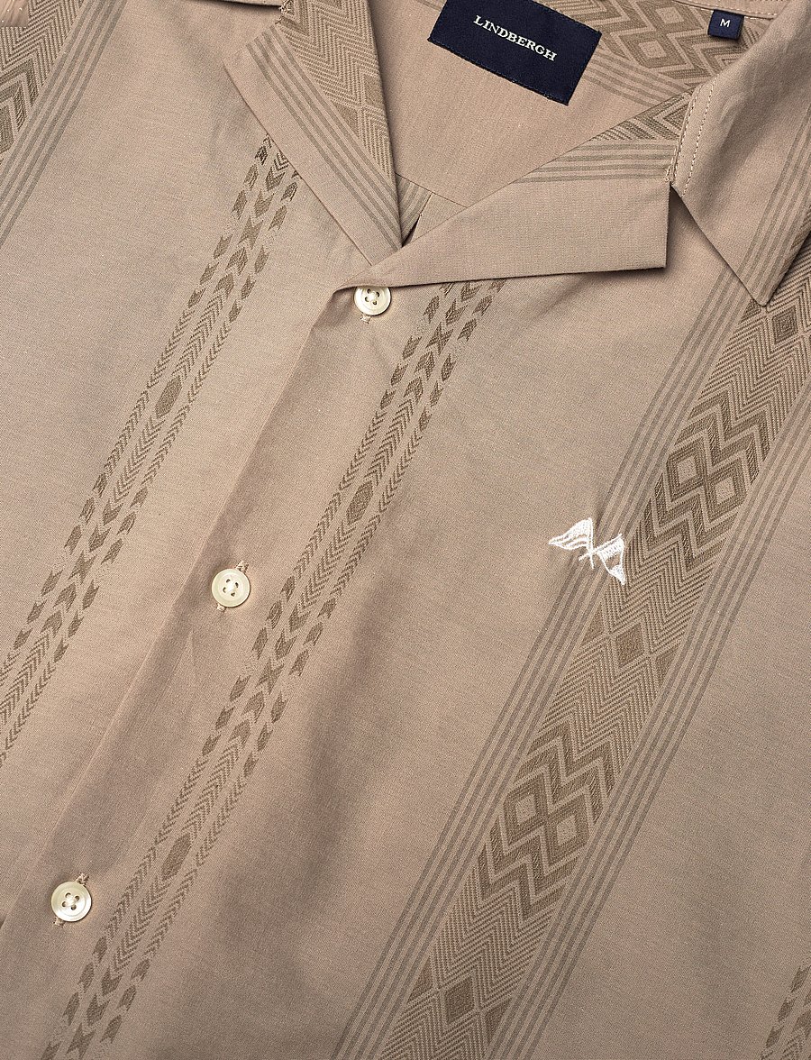 Lindbergh - Dobby stripe S/S resort shirt - stutterma skyrtur - sand - 3