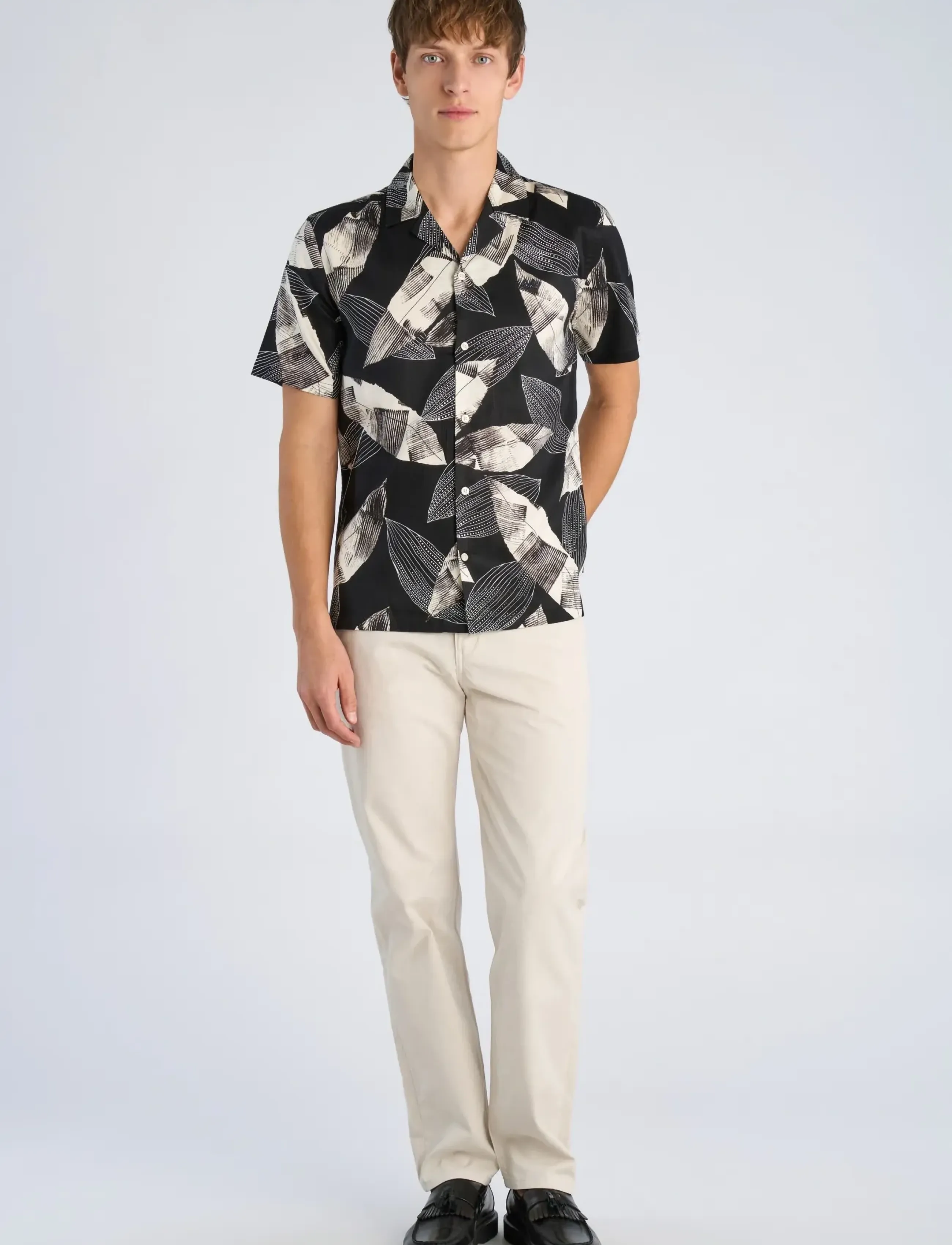 Lindbergh Cotton / Lyocell blend AOP shirt S/ - Pattern shirts - BLACK / multi