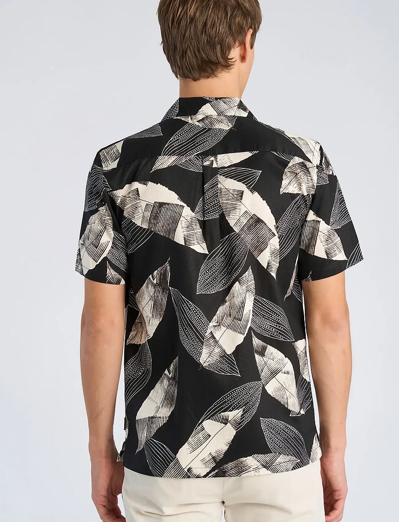 Lindbergh - Cotton / Lyocell blend AOP shirt S/ - mustriga särgid - black - 4