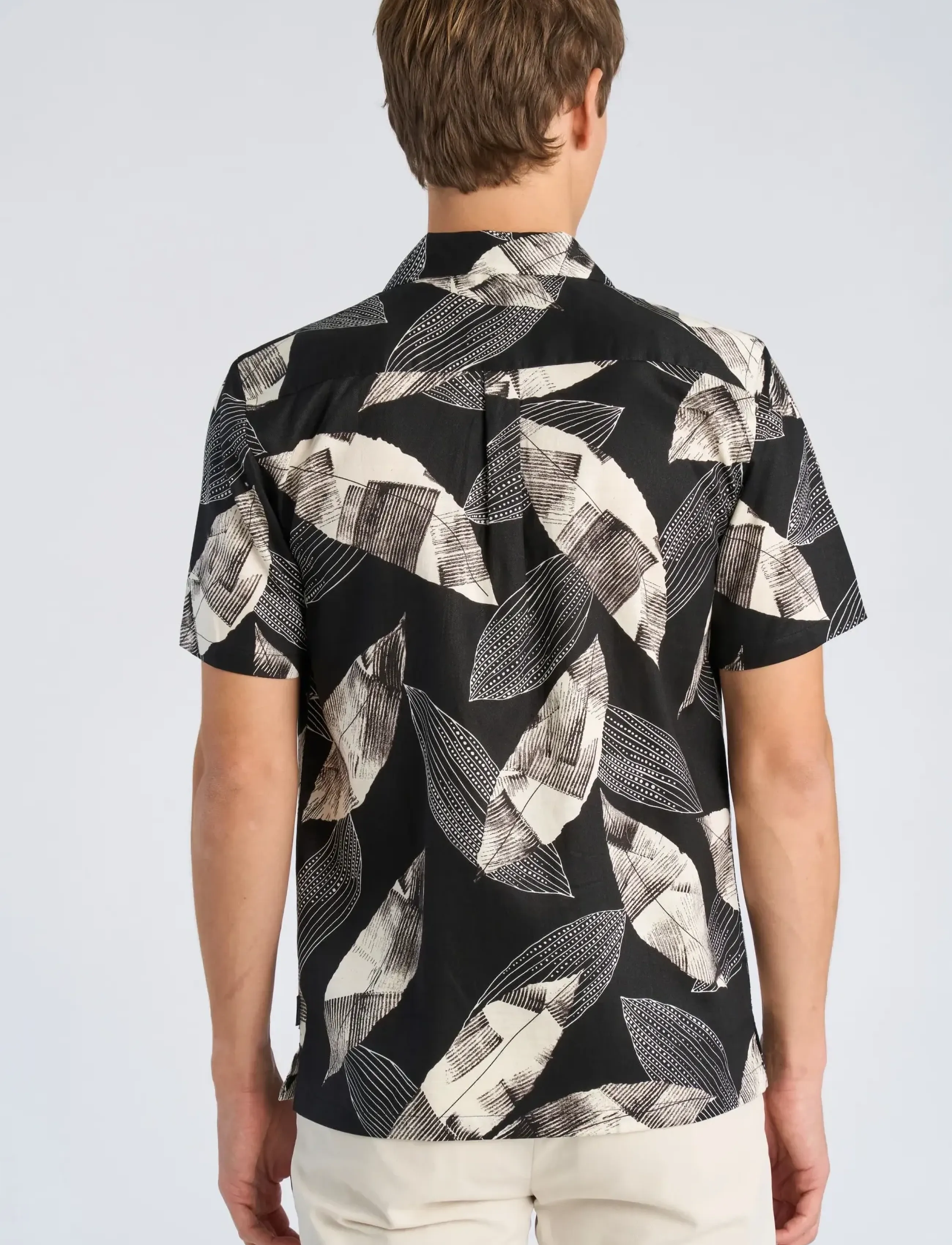 Lindbergh - Cotton / Lyocell blend AOP shirt S/ - pattern shirts - black - 4