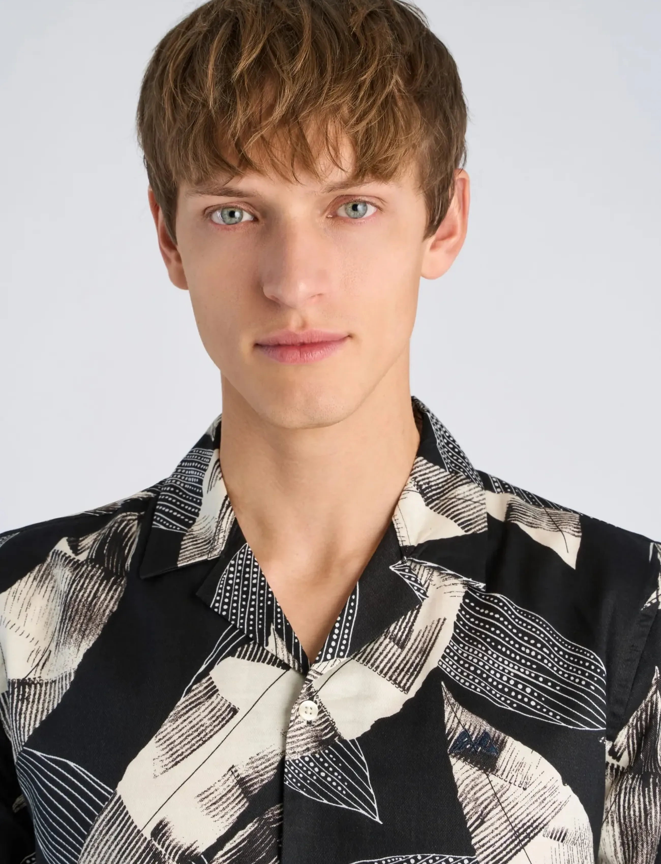 Lindbergh - Cotton / Lyocell blend AOP shirt S/ - pattern shirts - black - 5