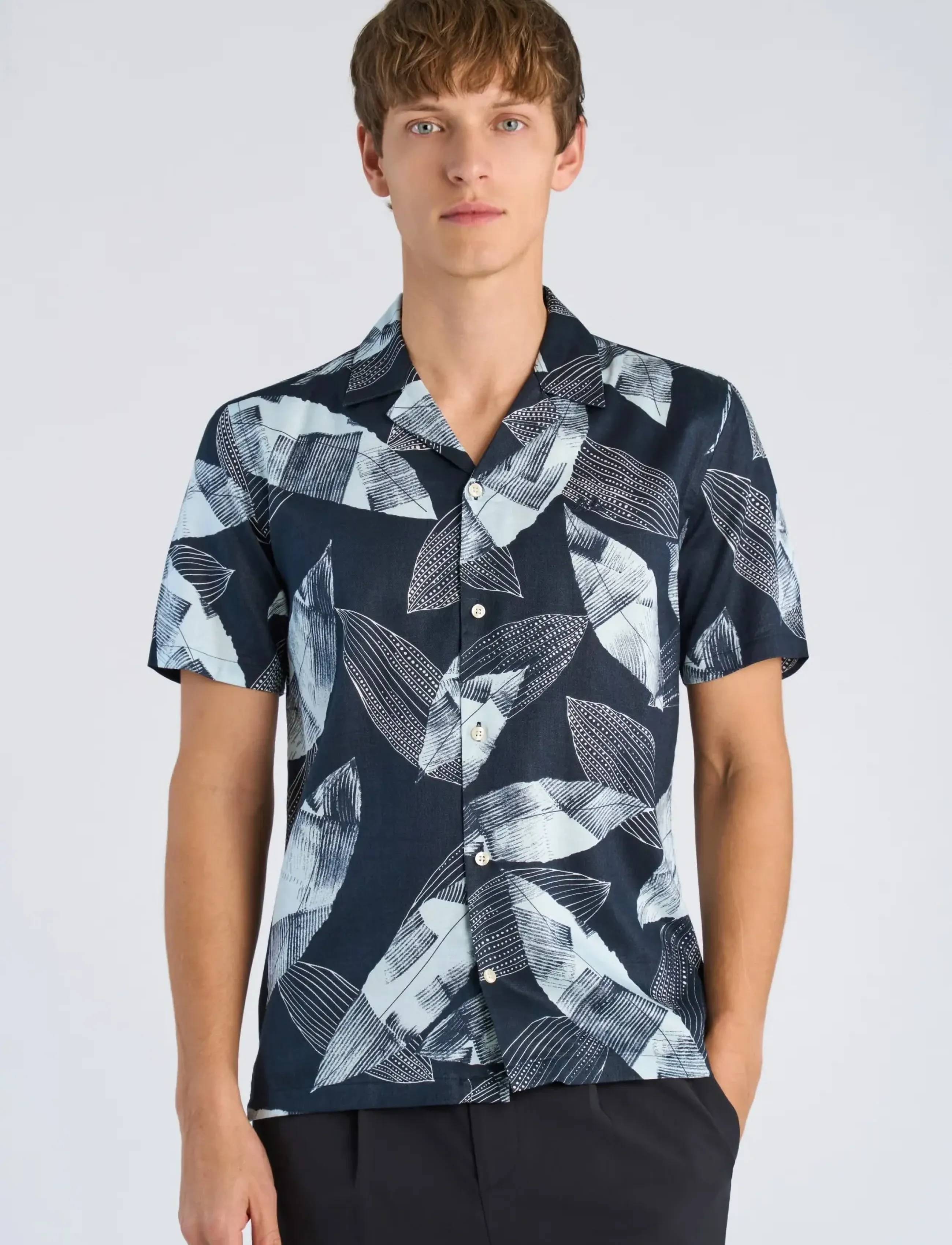 Lindbergh - Cotton / Lyocell blend AOP shirt S/ - hemden mit muster - ice blue - 3
